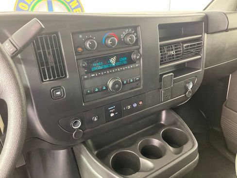 Used 2025 GMC Savana 2500 w/ Driver Convenience Package RWD image 2