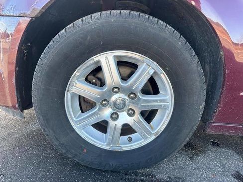 Used 2008 Chrysler Town & Country Touring w/ Family Value Group image 11