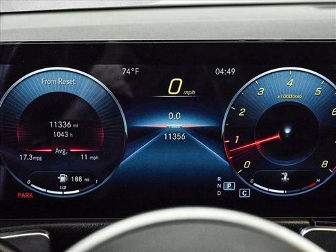 Used 2022 Mercedes-Benz GLB 250 4MATIC image 11