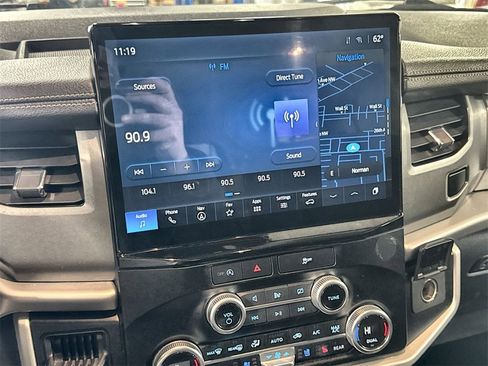 Used 2024 Ford Expedition Max XLT image 19