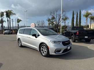 Used 2024 Chrysler Pacifica Limited video 2