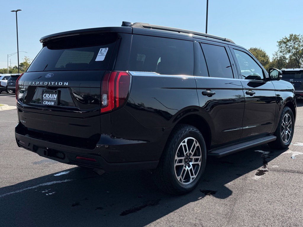Used 2025 Ford Expedition Active AWD/4WD image 5