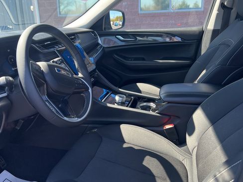 Used 2023 Jeep Grand Cherokee Laredo w/ Trailer Tow Prep Group (B) image 11