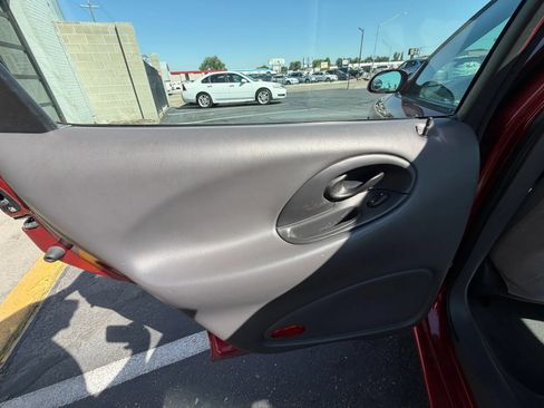 Used 1999 Ford Taurus SE FWD image 18
