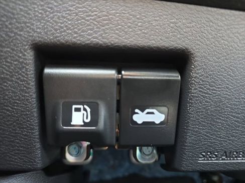 New 2025 Nissan Versa SR image 10