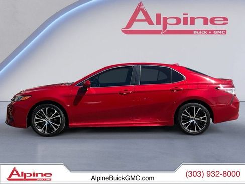 Used 2020 Toyota Camry SE FWD image 2