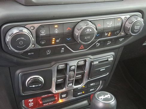 Used 2019 Jeep Wrangler Unlimited Rubicon AWD/4WD image 16