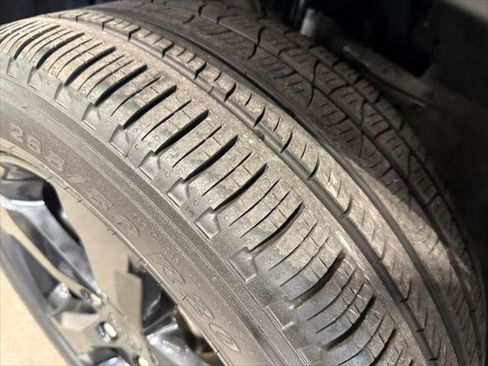 Certified 2025 Jeep Grand Cherokee Limited w/ Luxury Tech Group II image 5