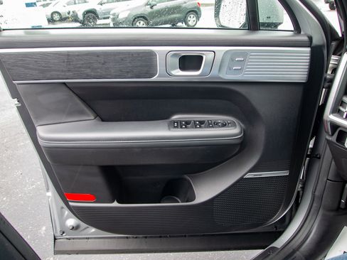 Used 2025 Hyundai Santa Fe Limited FWD image 11