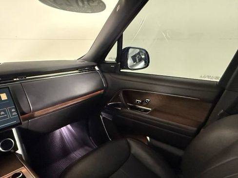 Used 2023 Land Rover Range Rover Long Wheelbase SE AWD/4WD image 18