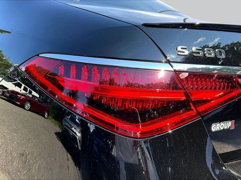 Used 2025 Mercedes-Benz S 580 4MATIC Sedan image 27