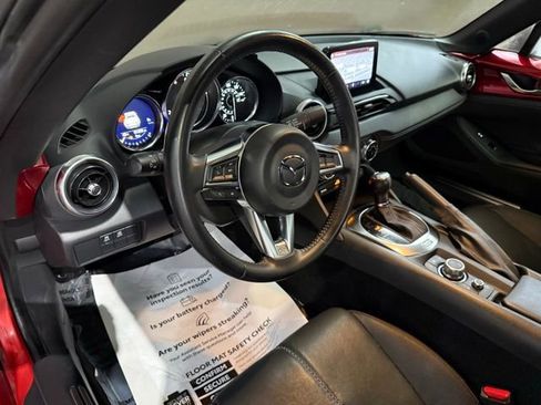 Used 2021 MAZDA MX-5 Miata RF Grand Touring RWD image 25