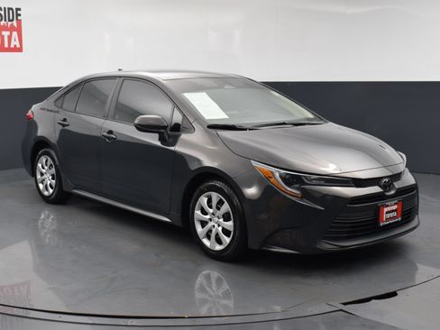 Used 2023 Toyota Corolla LE FWD image 6