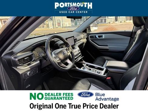 Used 2022 Ford Explorer XLT w/ Equipment Group 202A image 4