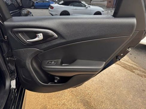 Used 2016 Chrysler 200 S w/ Comfort Group image 29