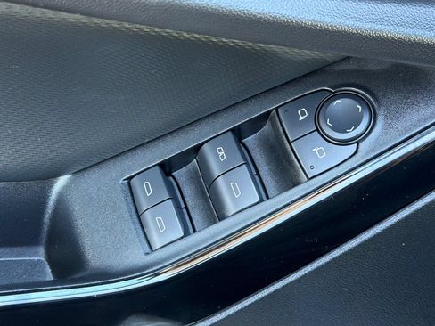 Used 2025 Chevrolet Equinox LT FWD image 14