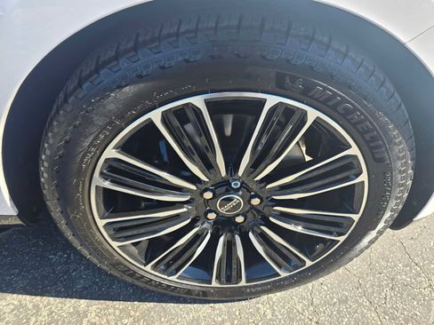 Certified 2023 Land Rover Range Rover SE image 9