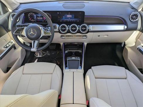 Certified 2026 Mercedes-Benz GLB 250 4MATIC image 18