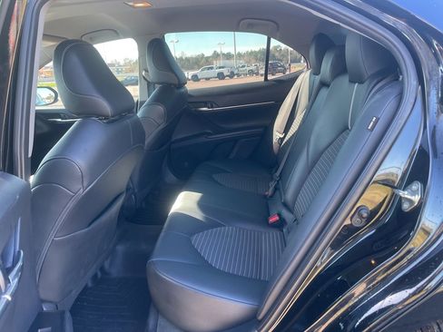 Used 2020 Toyota Camry SE image 12