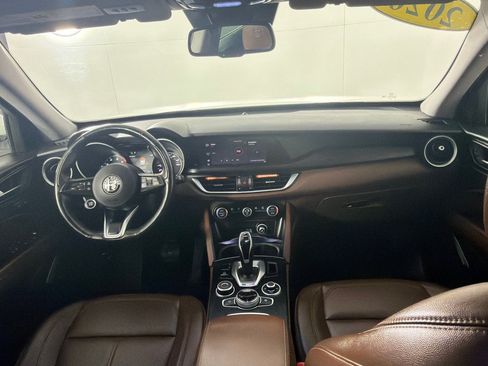 Used 2020 Alfa Romeo Stelvio RWD image 23