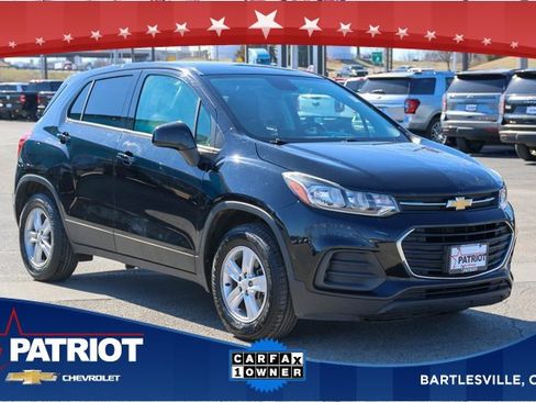 Used 2020 Chevrolet Trax LS w/ Tint and Cruise Package image 1
