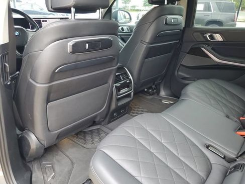 Used 2024 BMW X7 xDrive40i AWD/4WD image 28