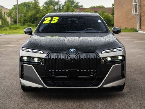 Used 2023 BMW i7 xDrive60 AWD/4WD image 14