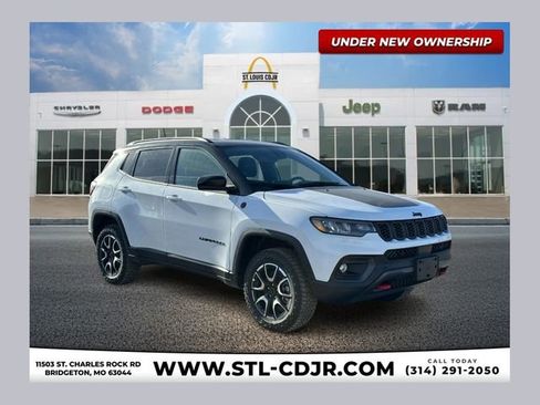 New 2026 Jeep Compass Trailhawk AWD/4WD image 1