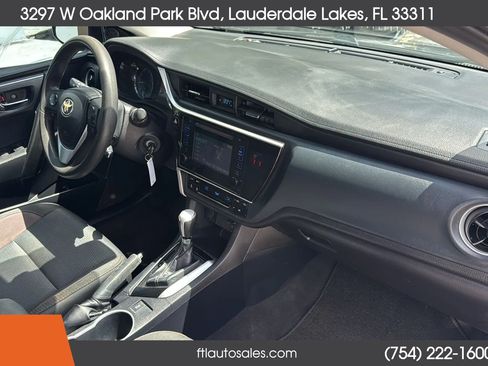 Used 2018 Toyota Corolla LE FWD image 34