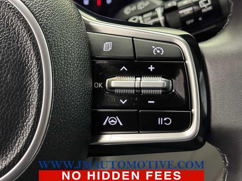 Used 2024 Kia Carnival LX FWD image 42