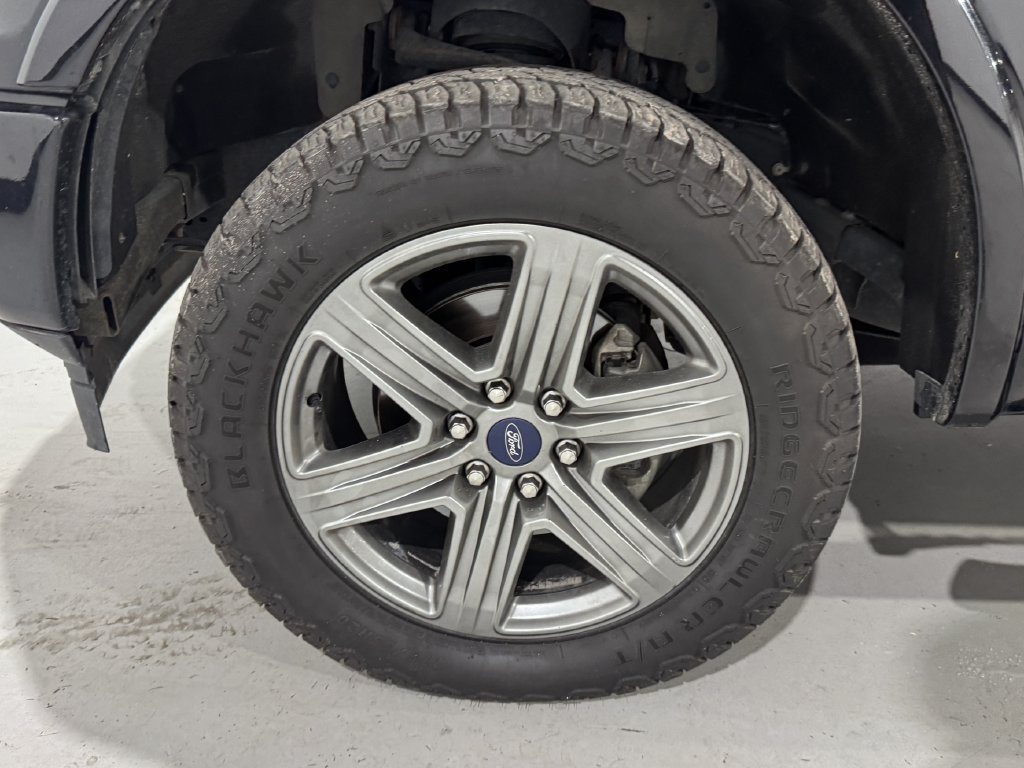 Used 2018 Ford F150 Lariat w/ Equipment Group 502A Luxury AWD/4WD image 9