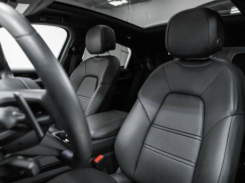 Certified 2025 Porsche Cayenne S AWD/4WD image 5
