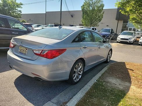 Used 2011 Hyundai Sonata SE image 3