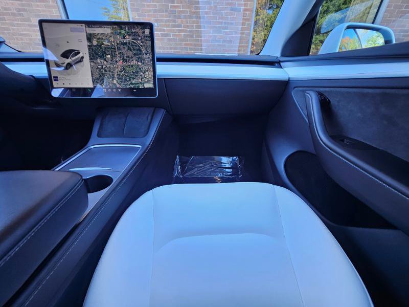 Used 2023 Tesla Model Y AWD image 55