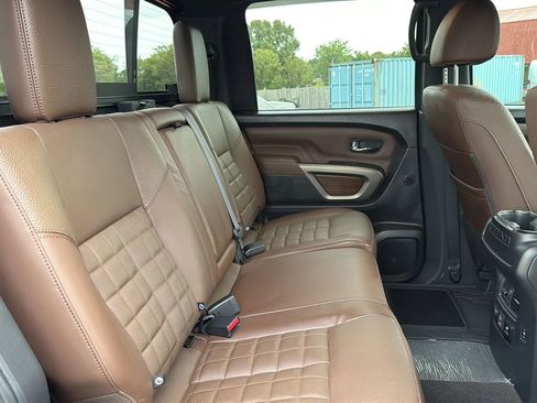 Used 2021 Nissan Titan Platinum Reserve w/ Moonroof Package image 18
