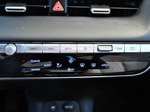 Used 2024 Hyundai Ioniq 5 SE image 25