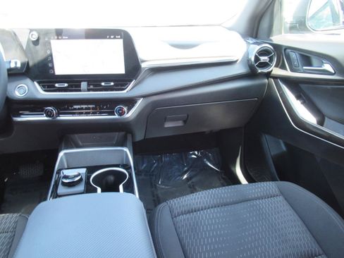Certified 2026 Chevrolet Equinox LT FWD image 14