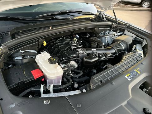 Used 2025 Jeep Grand Cherokee Limited image 24