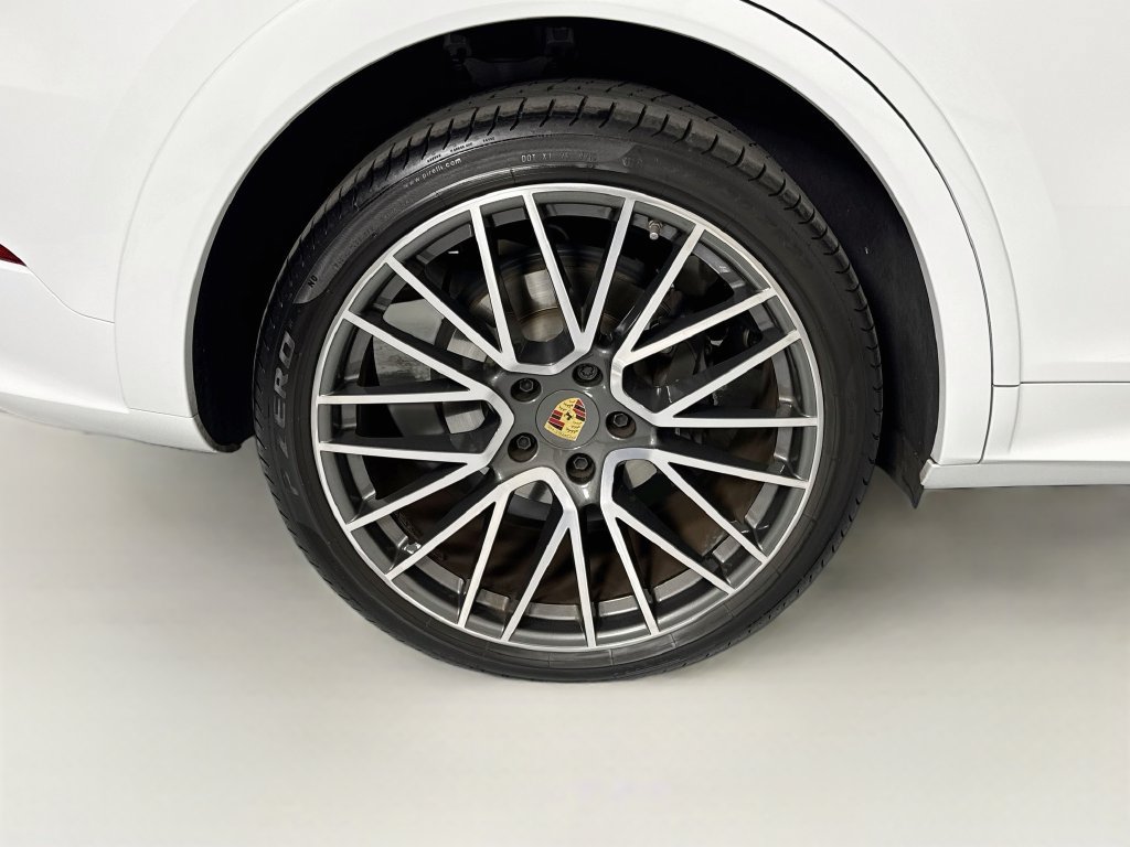 Used 2023 Porsche Cayenne Coupe AWD/4WD image 33