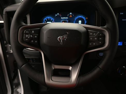 New 2025 Ford Bronco Badlands image 11