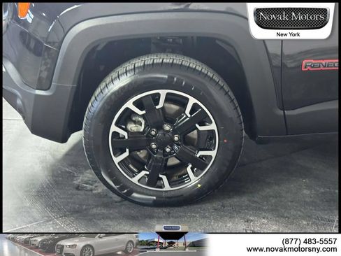 Used 2023 Jeep Renegade Trailhawk AWD/4WD image 5