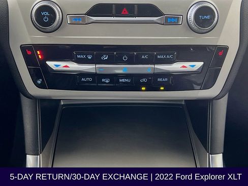 Used 2022 Ford Explorer XLT w/ Equipment Group 202A image 21