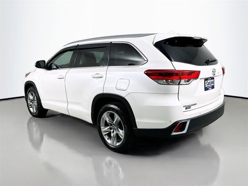 Used 2017 Toyota Highlander Limited image 5