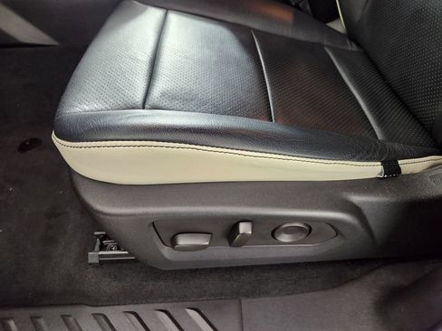 Used 2023 Chevrolet Colorado Trail Boss AWD/4WD image 13