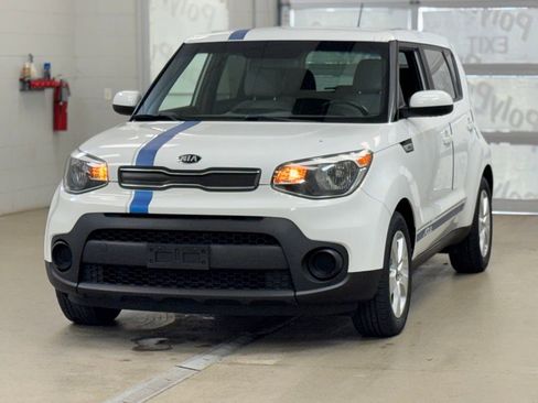 Used 2017 Kia Soul w/ Convenience Package image 3
