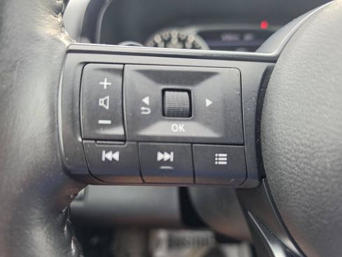 Used 2025 Nissan Pathfinder SV AWD/4WD image 11