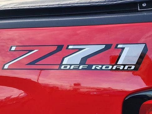 Used 2018 Chevrolet Silverado 1500 LT w/ All Star Edition image 13