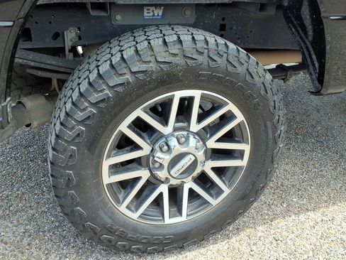 Used 2018 Ford F250 Lariat w/ Lariat Value Package AWD/4WD image 8