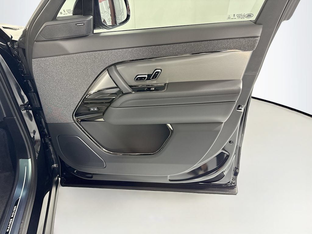 New 2026 Land Rover Range Rover Sport SE AWD/4WD image 25
