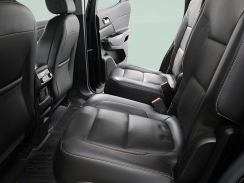 Used 2019 GMC Acadia SLT w/ LPO, Floor Liner Package FWD image 24